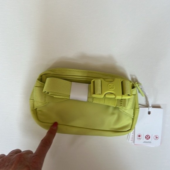 NWT Lululemon Team Canada Future Legacy Mini Belt Bag Yellow - Picture 3 of 5